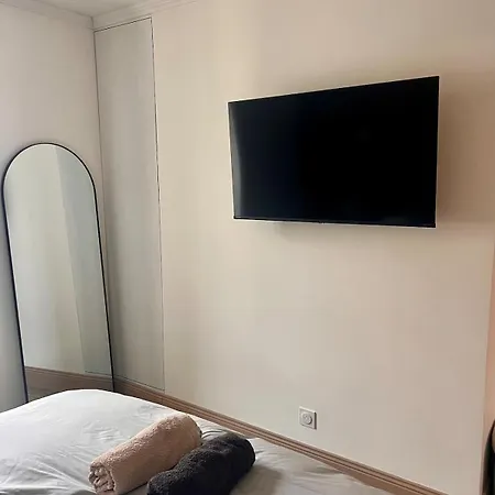 2 Bedroom Near Train Station * Dijon