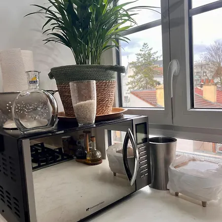 2 Bedroom Near Train Station *